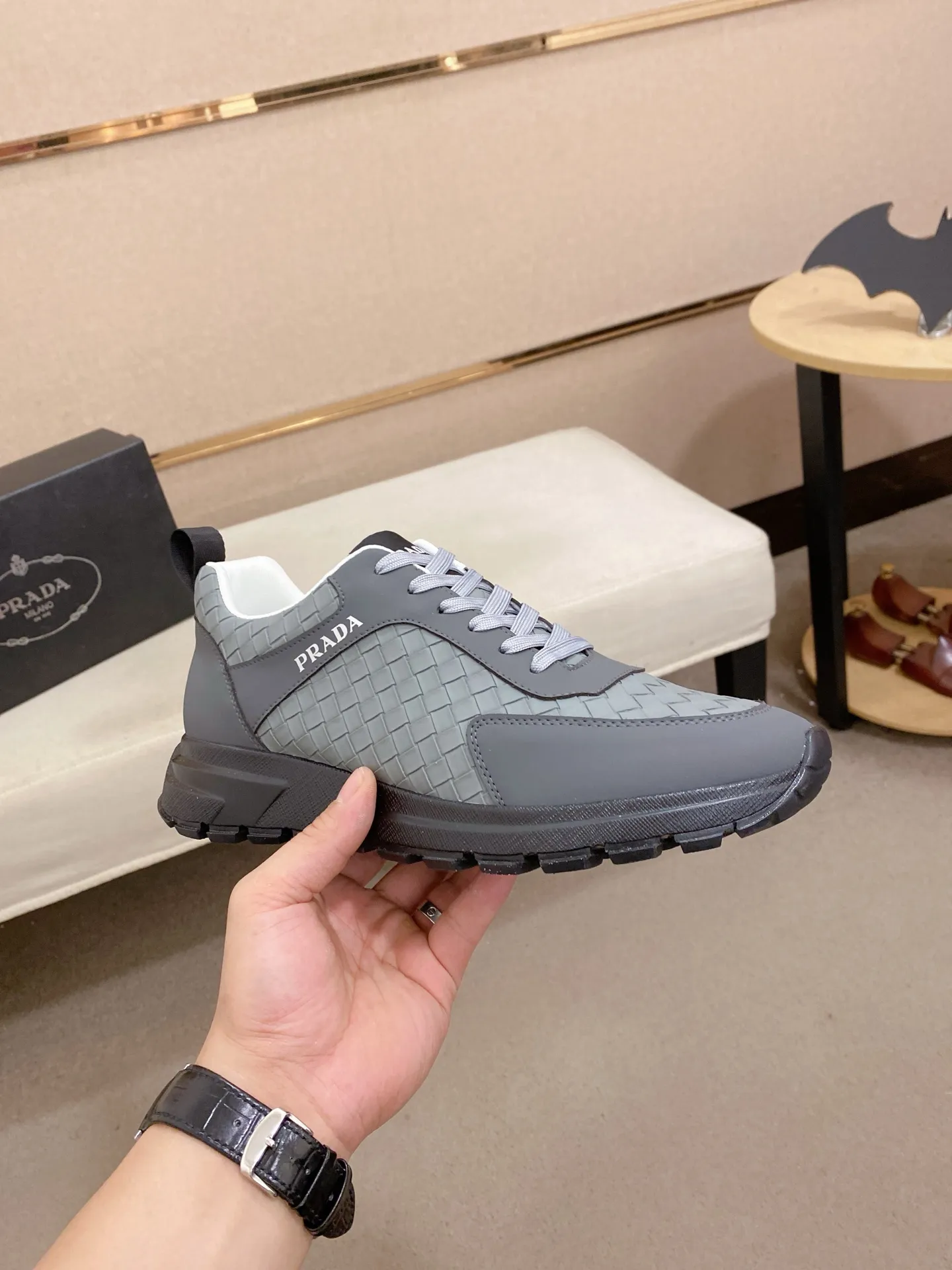 Men's men's shoes💰: 440💰[Prada～Prada] Trendy new styles are on the market. Same style as the official website. Counter quality. Original version. [Strong] [Strong] Imported selected first-layer cowhide. Comfortable and breathable sheepskin lining, fine workmanship, upper layer made of 100% pure cowhide, original last shape, comfortable on the feet, shoe sizes 38 to 44